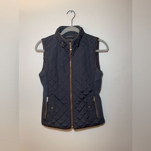 Zara Woman Puffer Vest, Navy with Brown Trim, Size Small